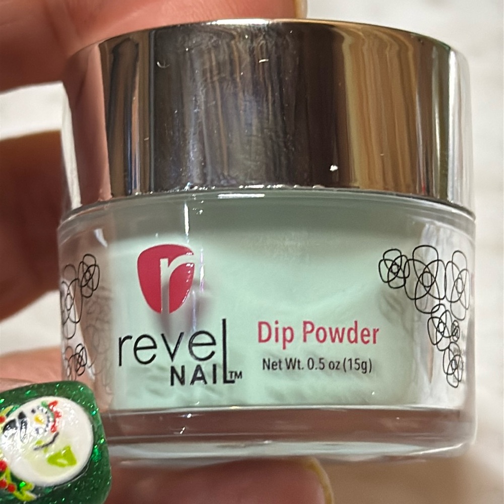 New Revel Nail “D81 Dreamy” dip powder